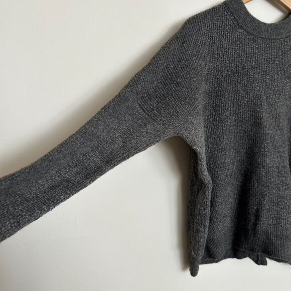 Point Sur button-back merino wool sweater in waffled supersoft yarn - Picture 2 of 6